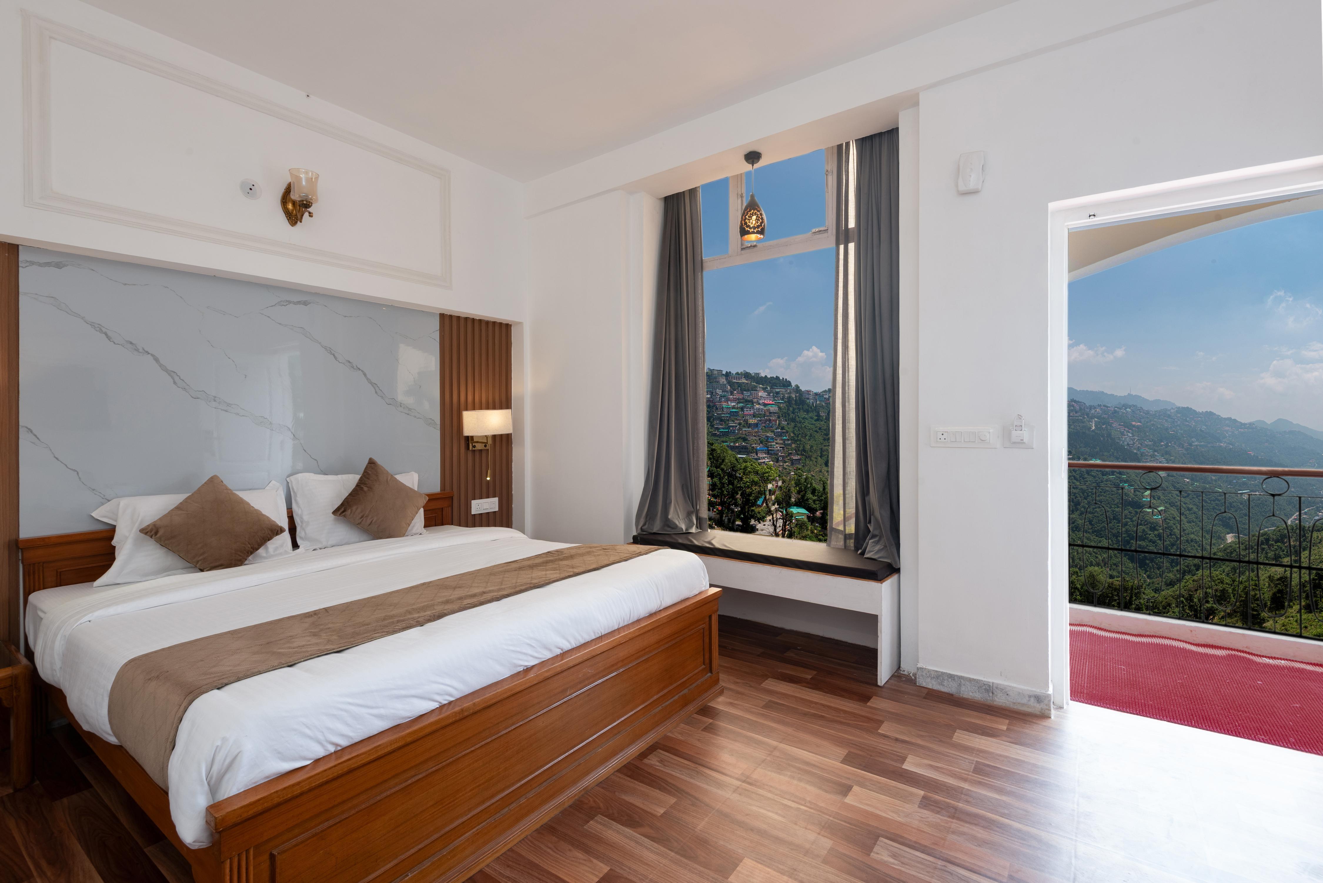 The Ridge Mussoorie - 1 Km from Mall Road Room Type - Premium Room with Common balcony