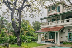 ELIVAAS Villa Frienders | 5 BHK Villa With Pvt Pool & Lift Near Popular Beaches