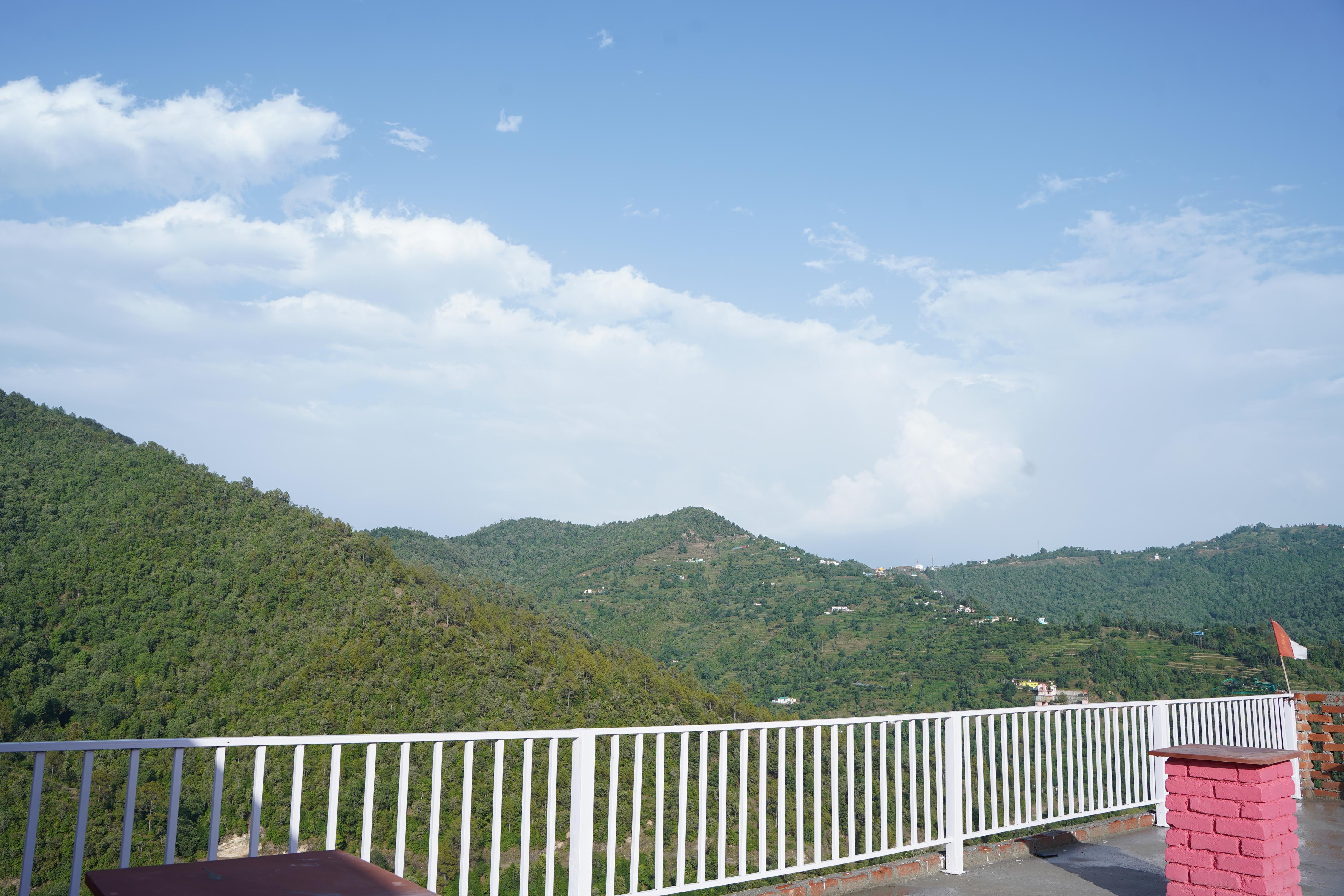 Fruits Valley Cottage Homestay - Tap to explore photos
