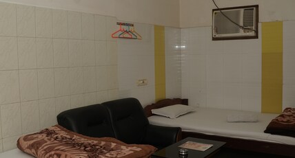 Lodge Indrapuri Room Type - TRIPLE BED AC