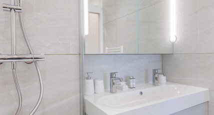 Comfortable flat - 1BR/4P - Place de Clichy Room Type - Comfortable flat - 1BR/4P - Place de Clichy