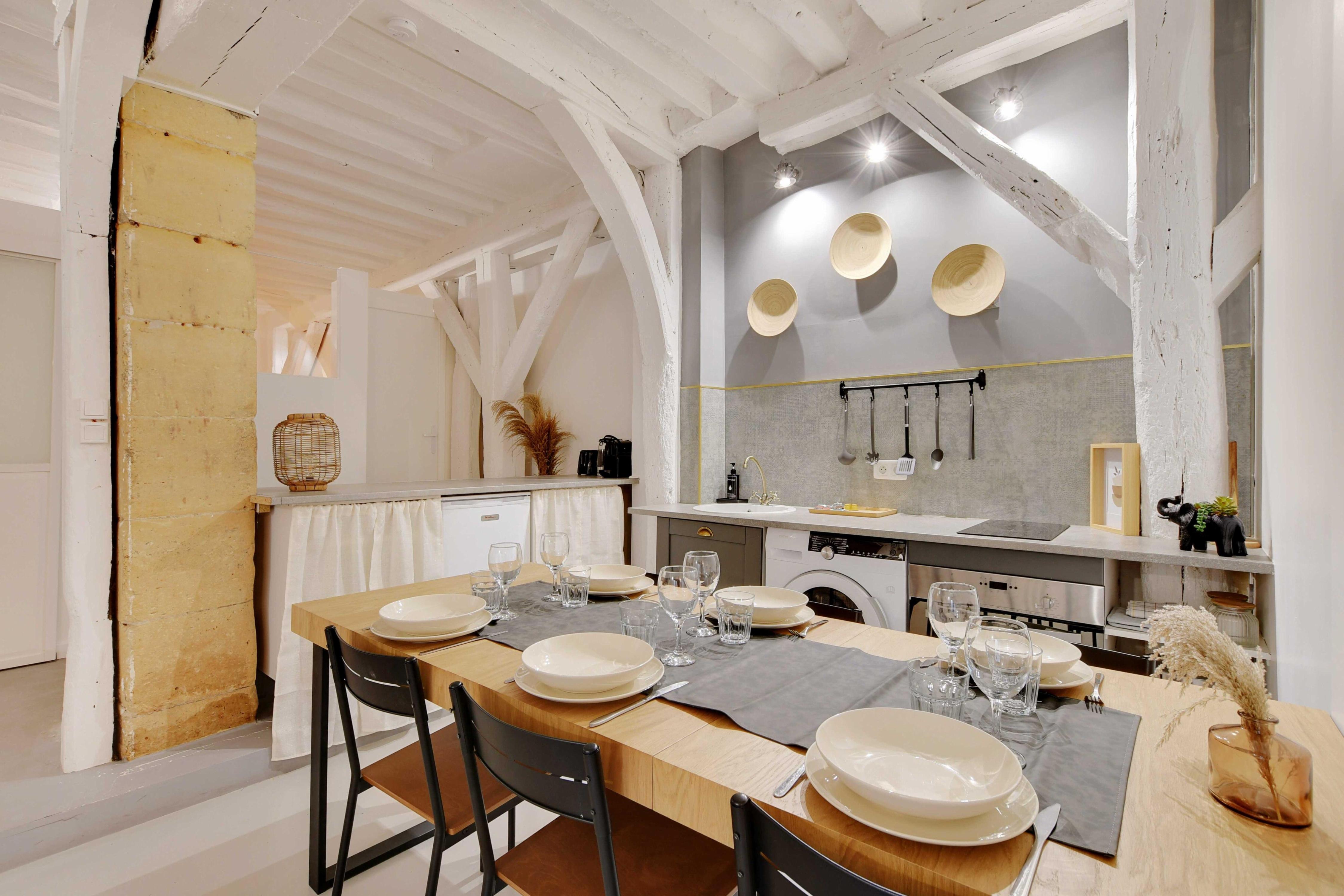 Magnificent apartment -2BR-4P- Le Marais - Tap to explore photos