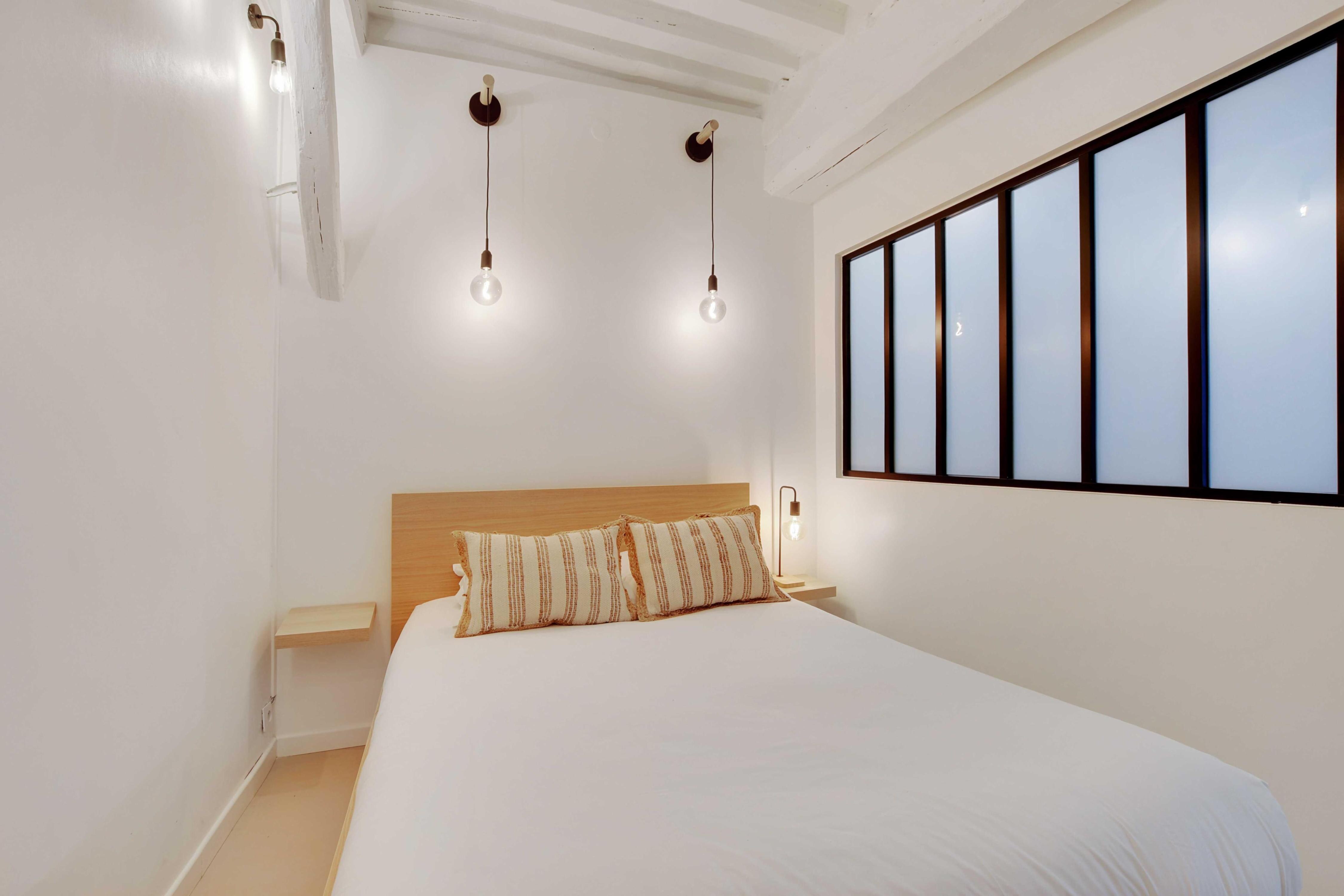 Magnificent apartment -2BR-4P- Le Marais - Tap to explore photos