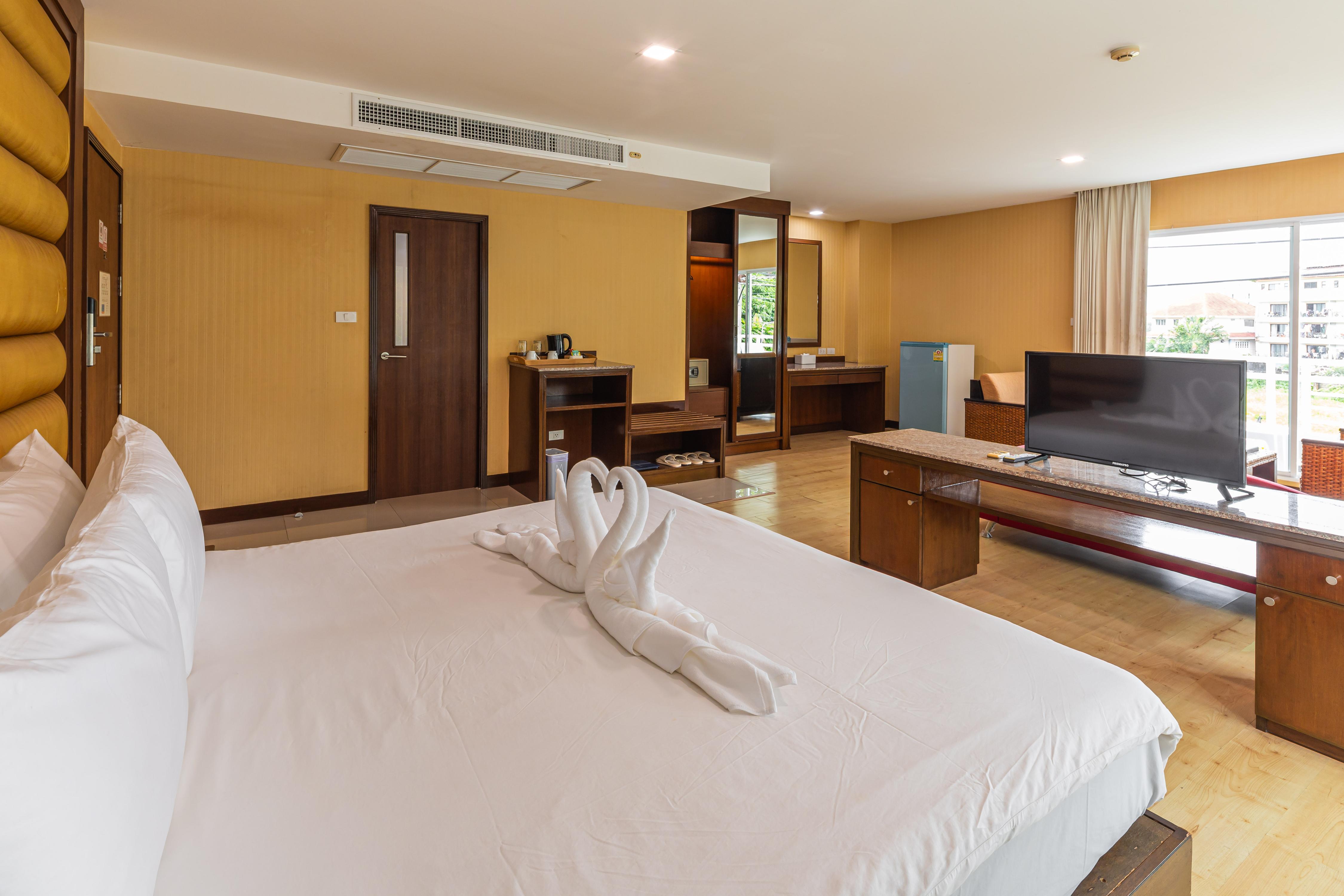 The Kris Resort Hotel Room Type - Premier Room