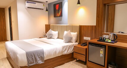 Carry Plus Hotel Indore Room Type - Superior Room