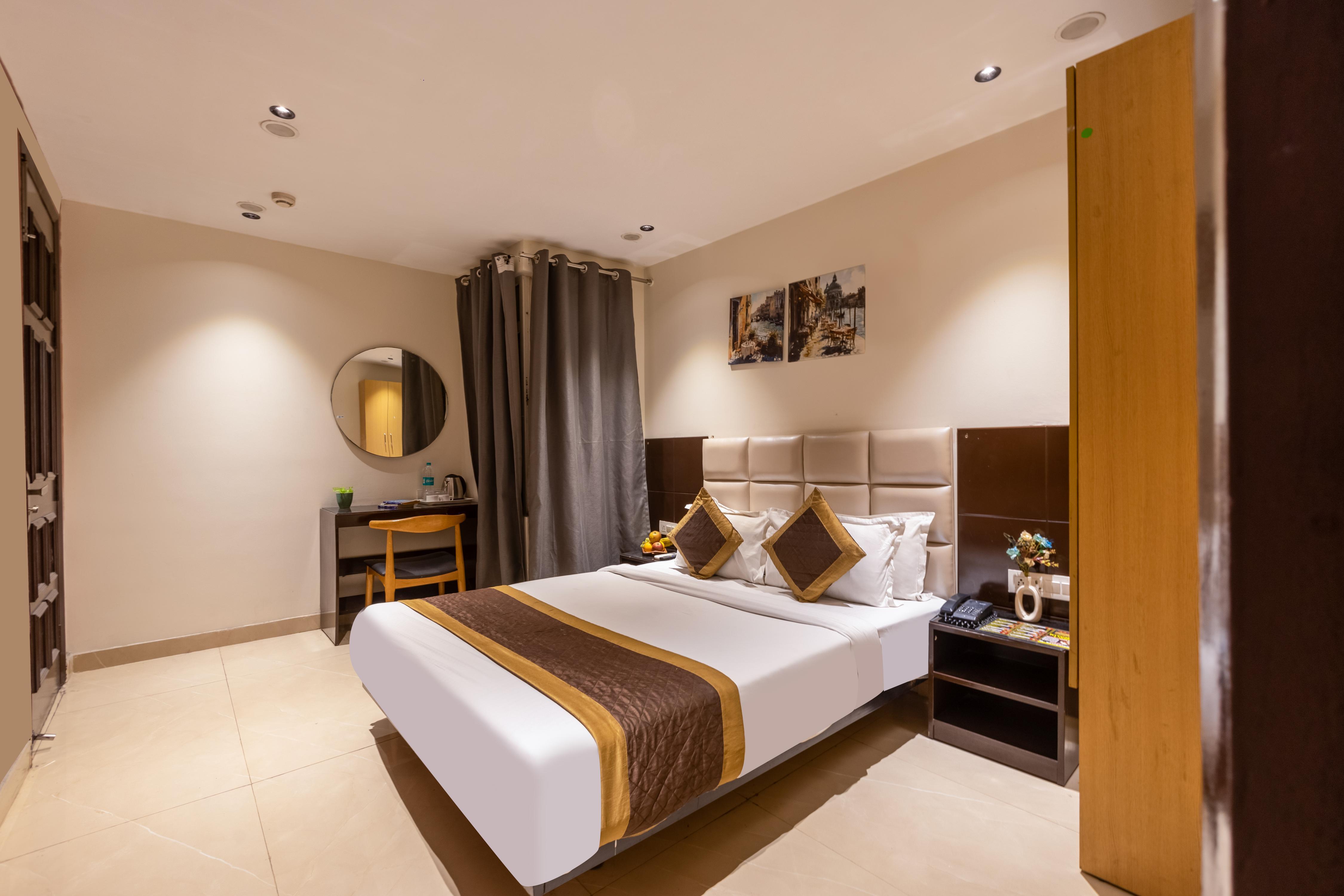 Hotel Grand Arcasia Anand Vihar & East Delhi - Tap to explore photos