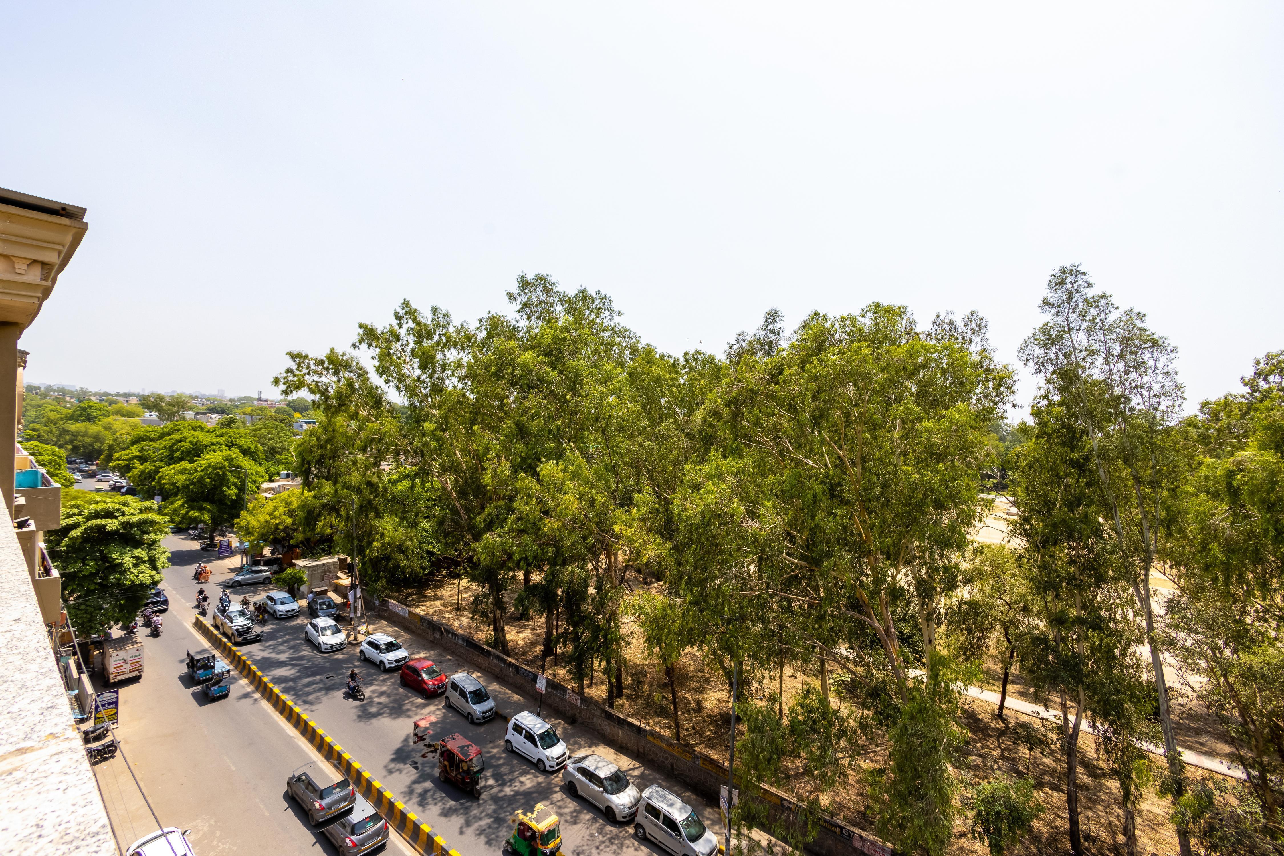 Hotel Grand Arcasia Anand Vihar & East Delhi - Tap to explore photos