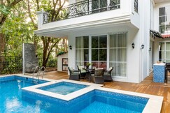 ELIVAAS Prive Suntuarios Casa Ikkebana | 4 BHK With Jacuzzi, Pvt Pool & Bar