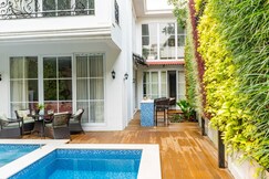 ELIVAAS Prive Suntuarios Casa Ikkebana | 4 BHK With Jacuzzi, Pvt Pool & Bar