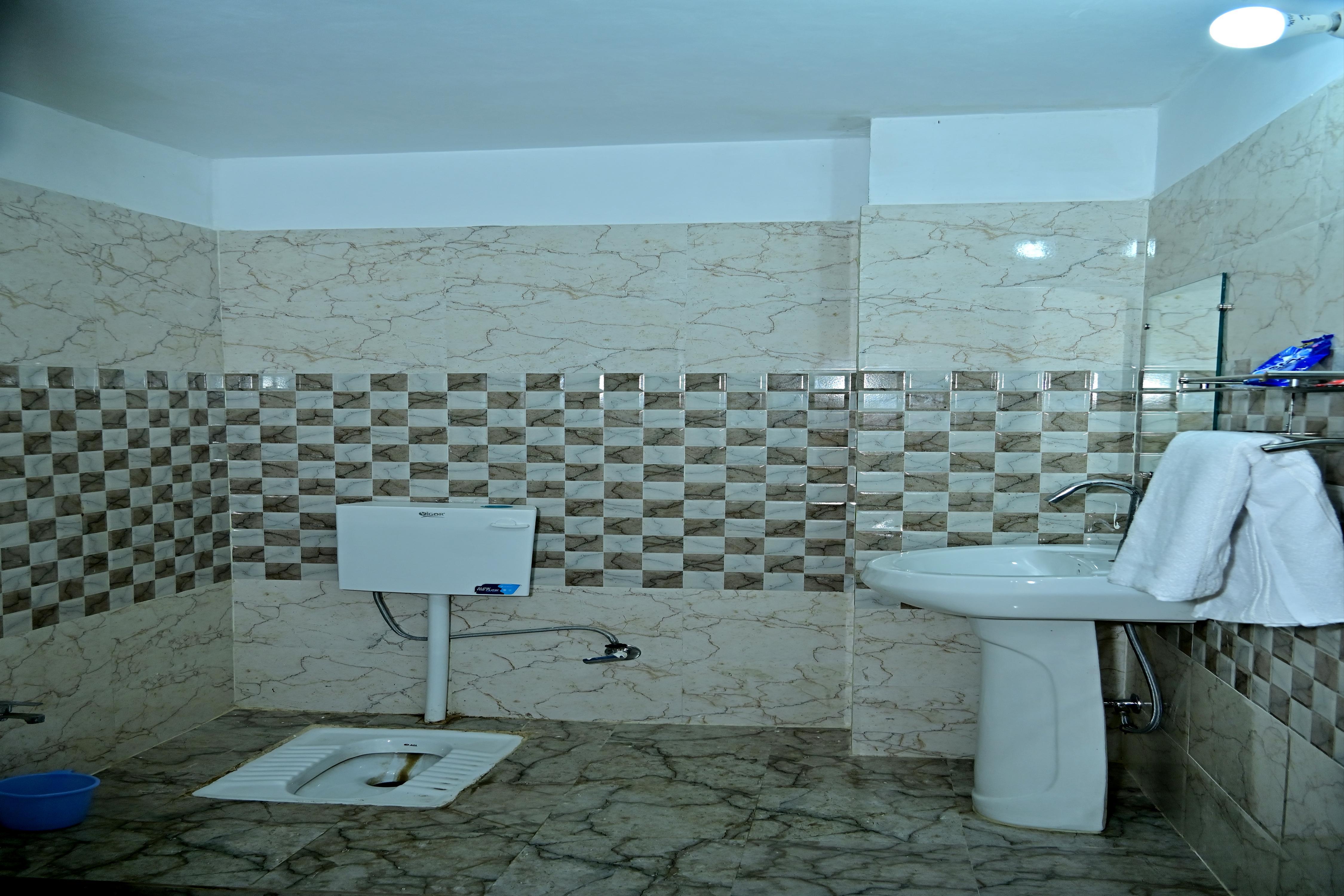 Sune Rise Ayodhya Guest House - Tap to explore photos