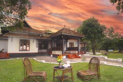 Alaya Stays by ELIVAAS Vembanad House | Heritage Lakeside Villa with Garden