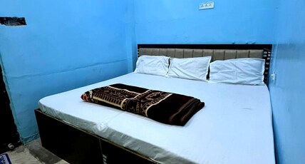 Kanha p. Guest house Room Type - Deluxe Bedroom 3
