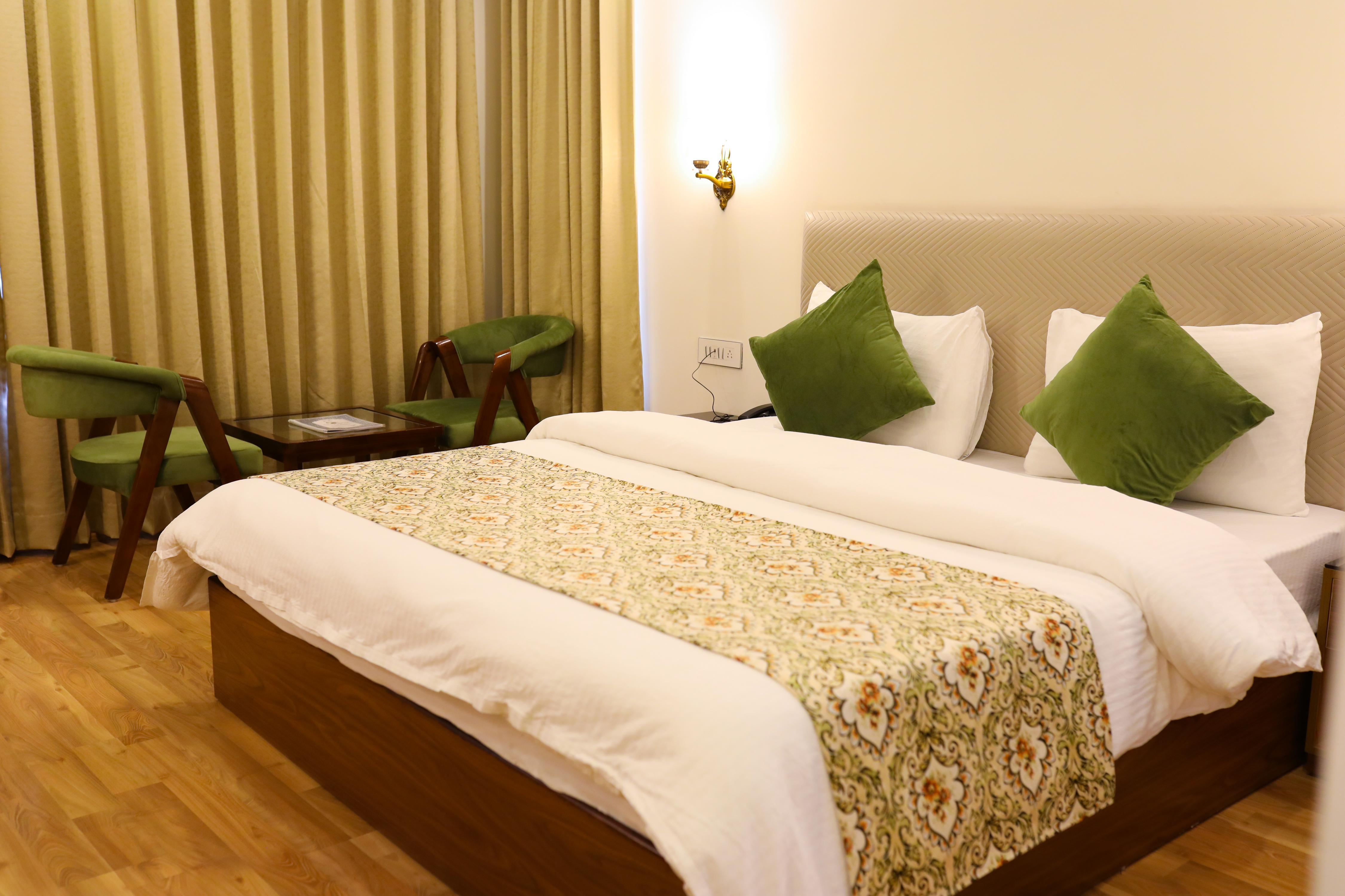 Tapovan Retreat Manali Room Type - Luxury Mountain View Room