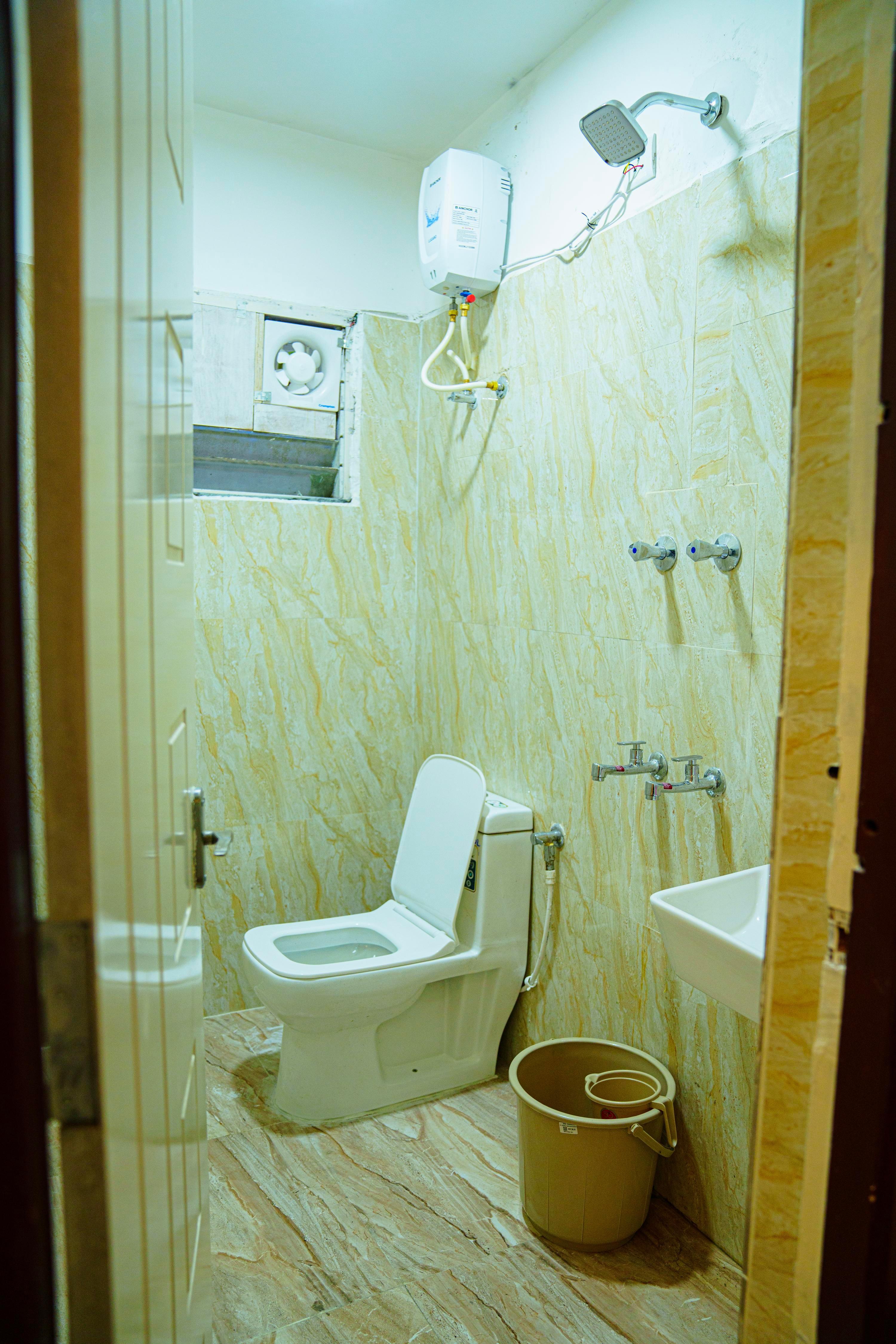 Cozy Stay Vepery - Tap to explore photos
