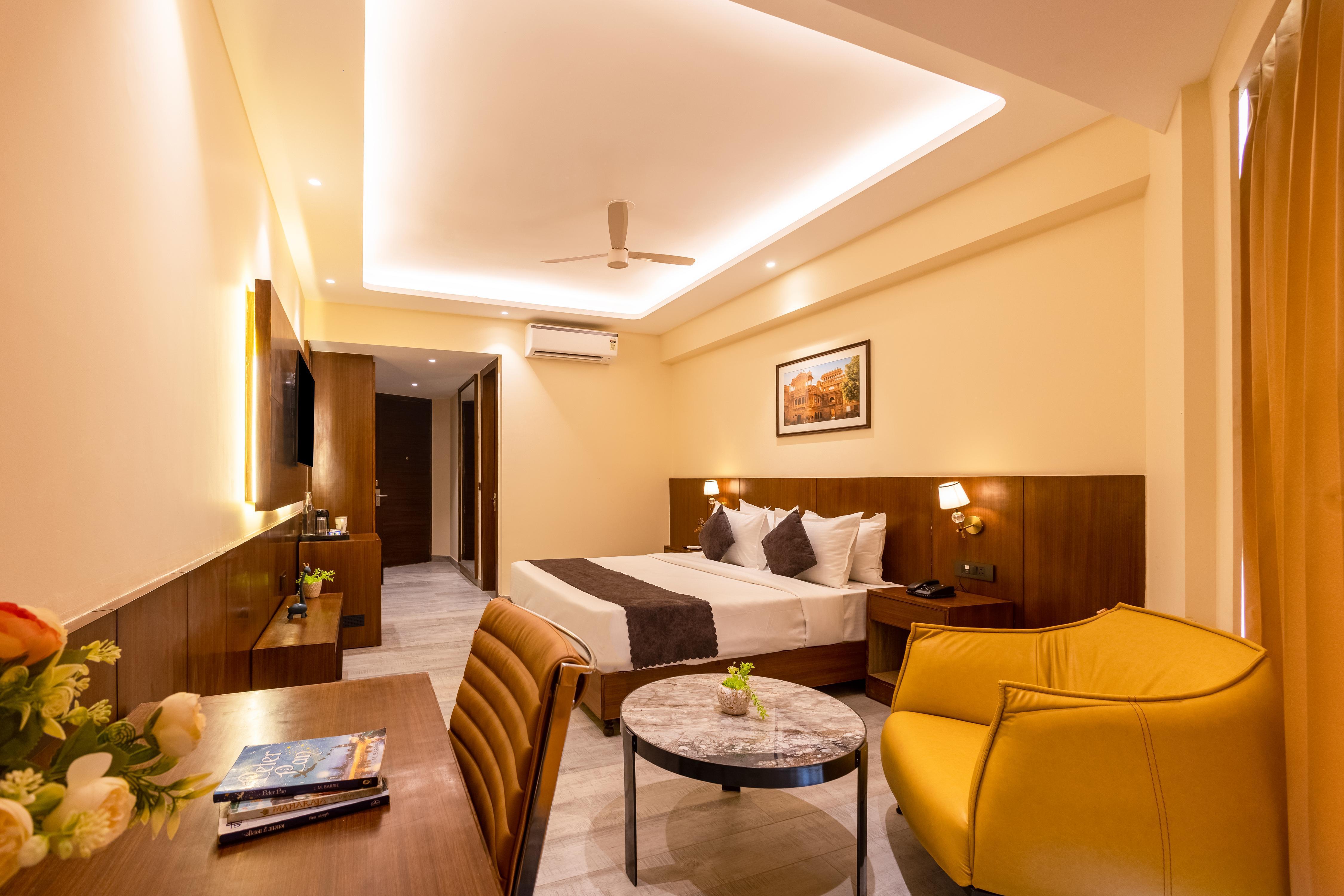 Saltstayz Premier - Manesar & Sector 86 Room Type - Premium Twin Room with City View