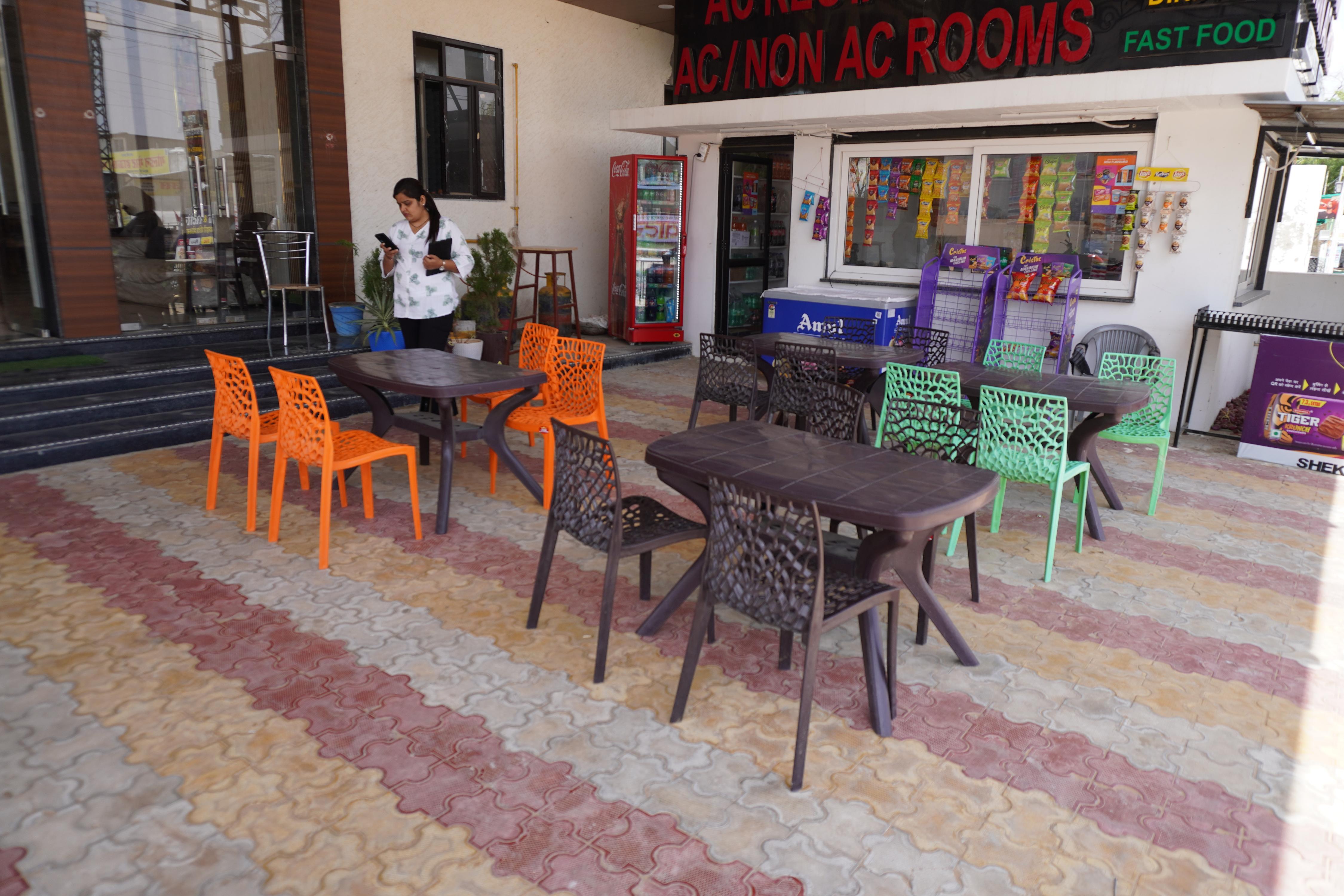 Hotel Shekhawati Resort - Tap to explore photos