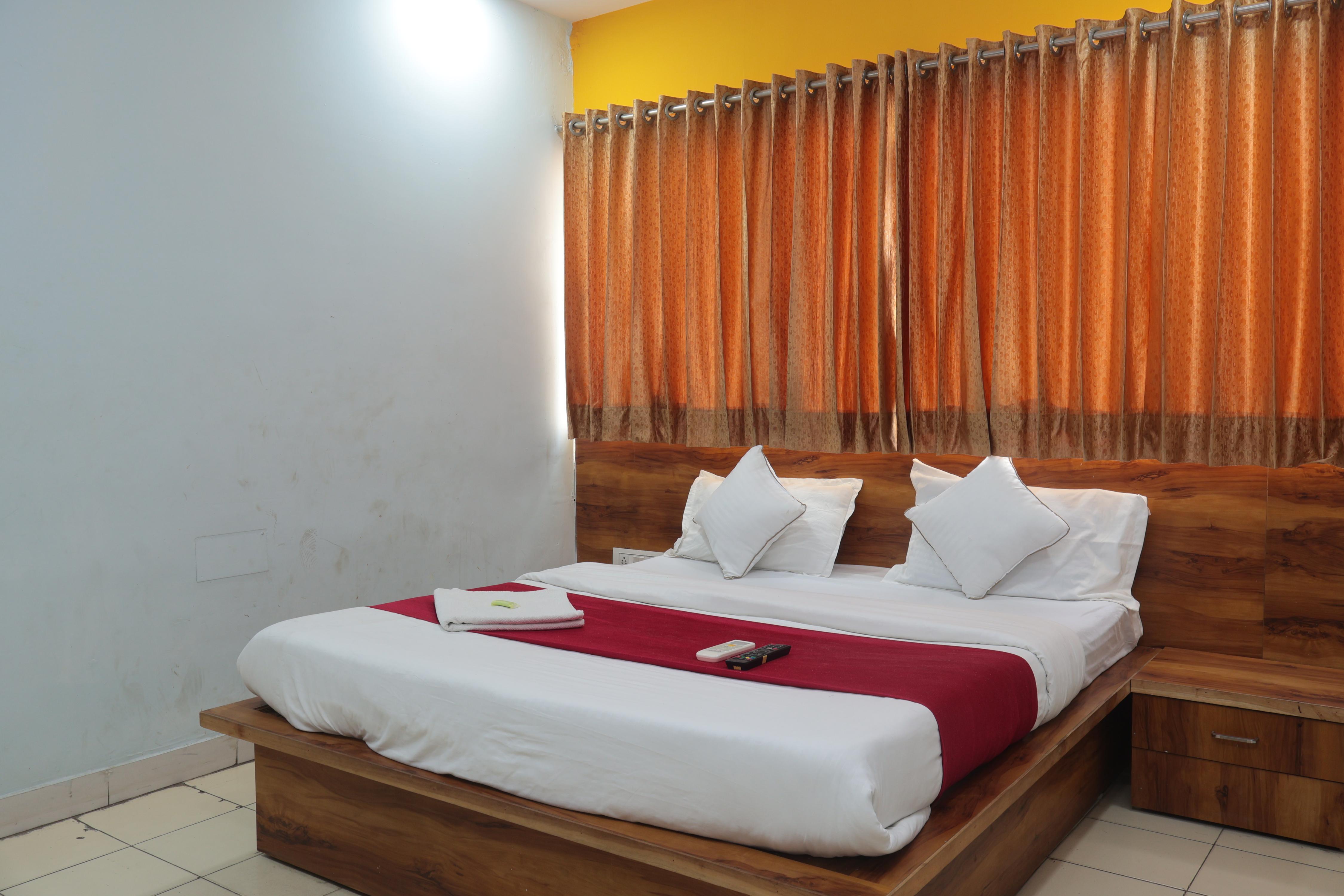 Hotel Apollo Vastrapur - Tap to explore photos