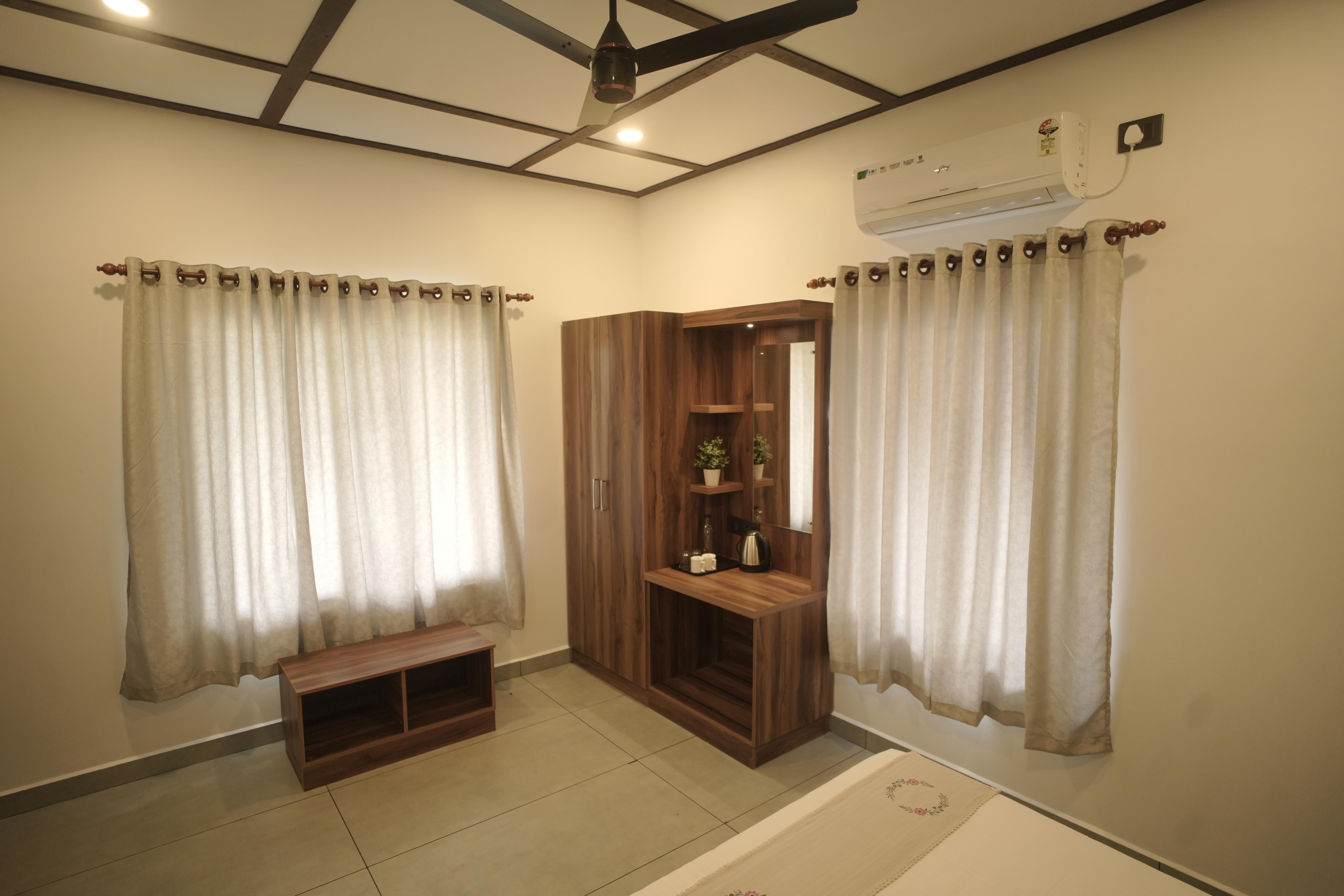KALLARACKAL HILL VIEW COTTAGES - Tap to explore photos