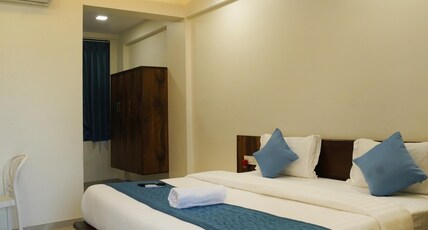 Blue Waves Resort Room Type - Deluxe Room with Pool View Double Bed Blue Waves Resort Room Type - Deluxe Room with Pool View Double Bed