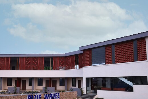 Blue Waves Resort