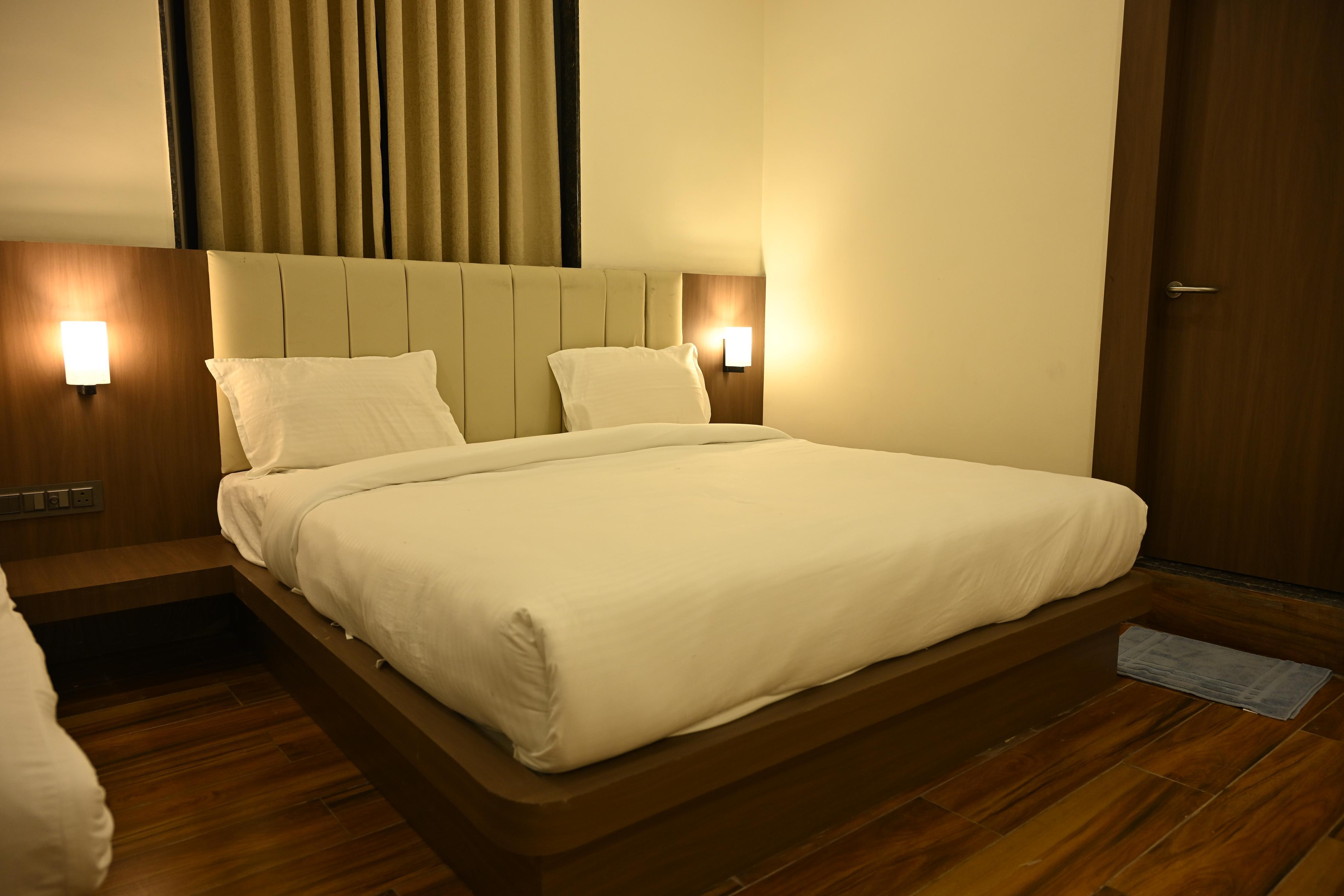 JAI SUDHA IMPERIAL Room Type - Deluxe City View King Bed