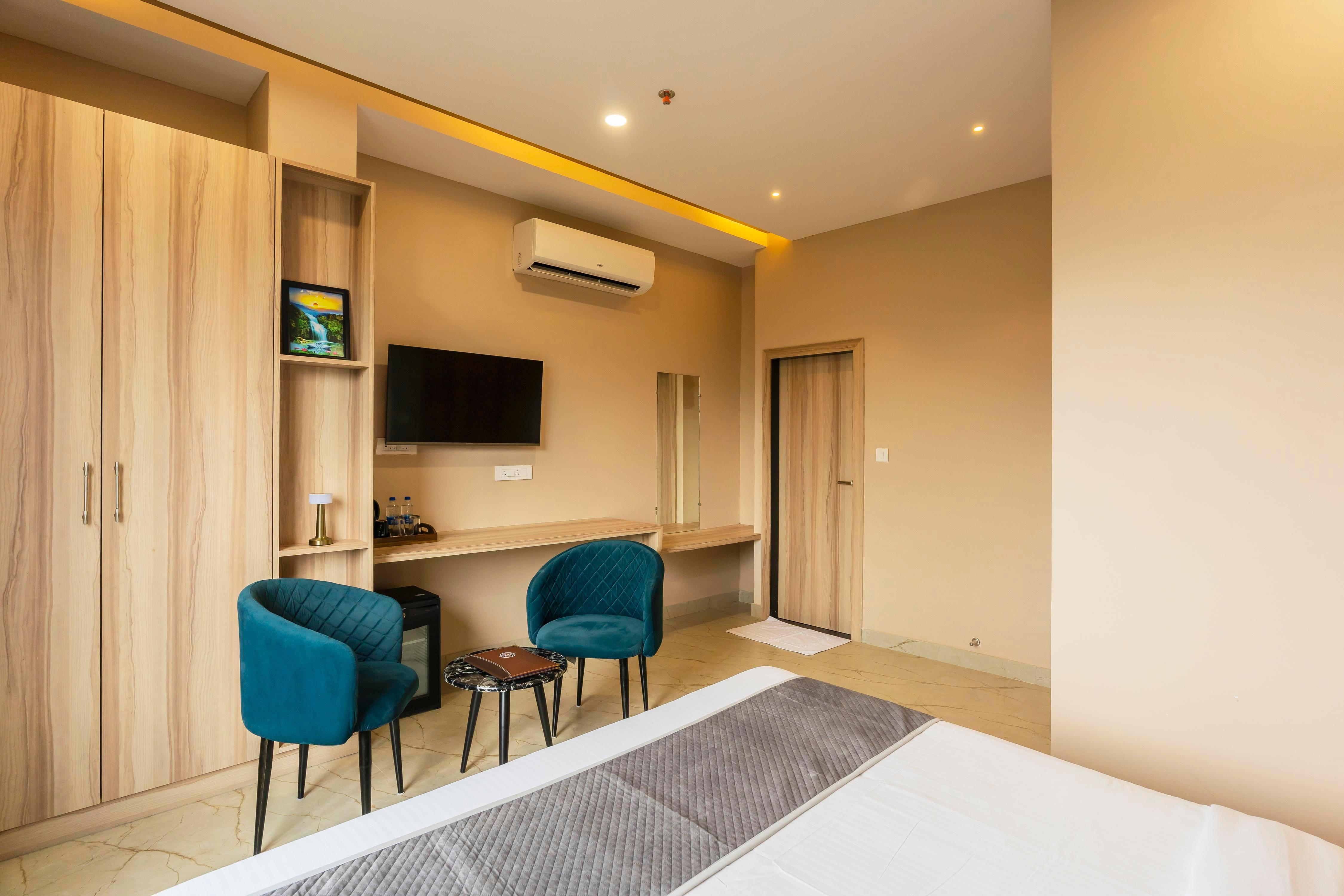 THE LAKE MOUNT - Tap to explore photos