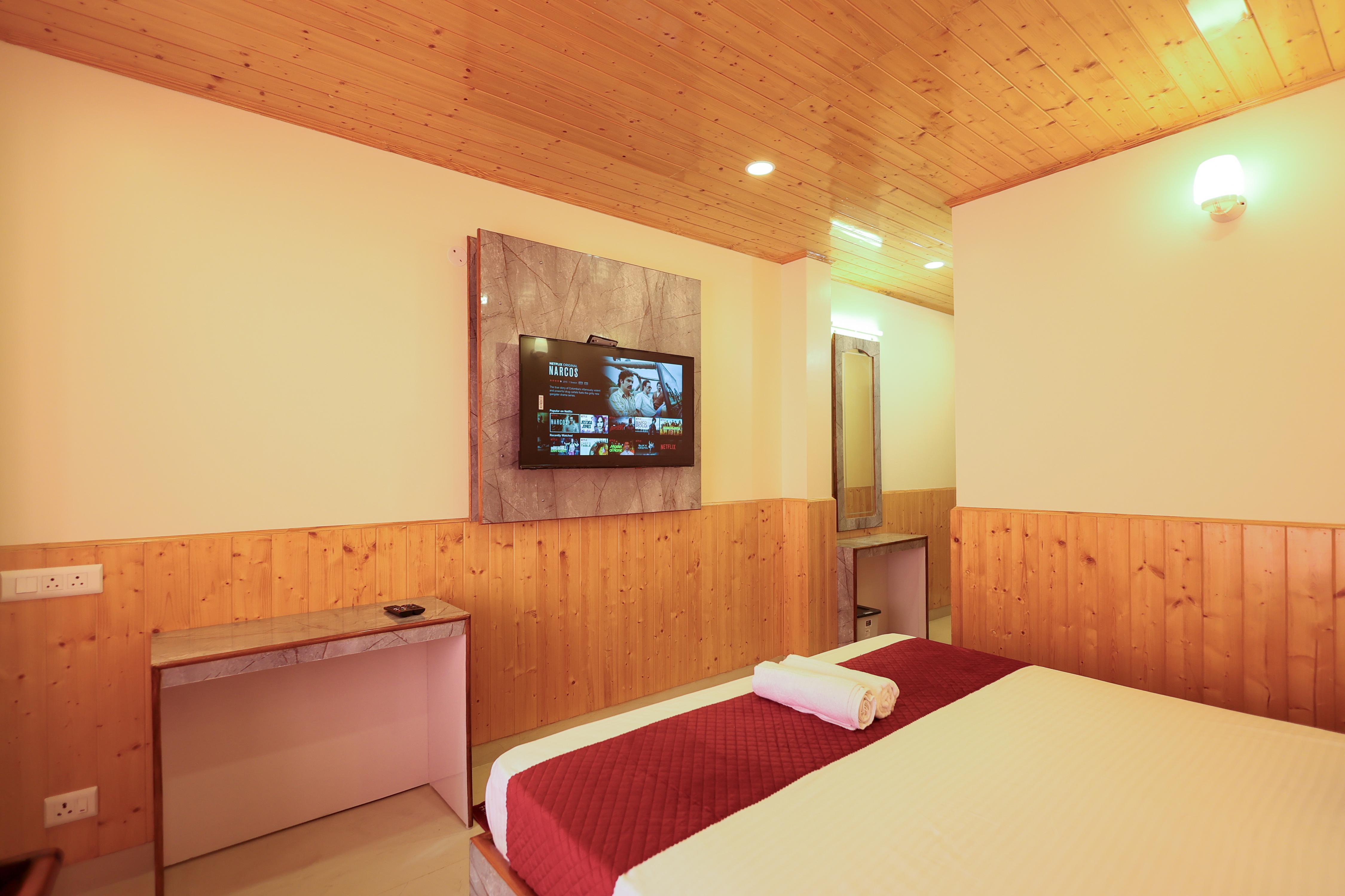 Himvan stays Room Type - Luxury Balcony Room with Valley View