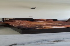 Shri Radha Rangili Kunj