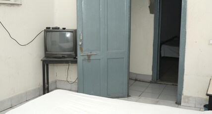 PALACE HOTEL Room Type - Deluxe Room with City View Queen Bed PALACE HOTEL Room Type - Deluxe Room with City View Queen Bed