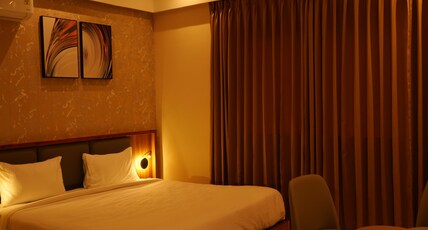 hotel river view sringeri Room Type - Double Deluxe (1 King or 2 Single Beds)