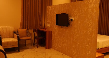 hotel river view sringeri Room Type - luxury river view balcony