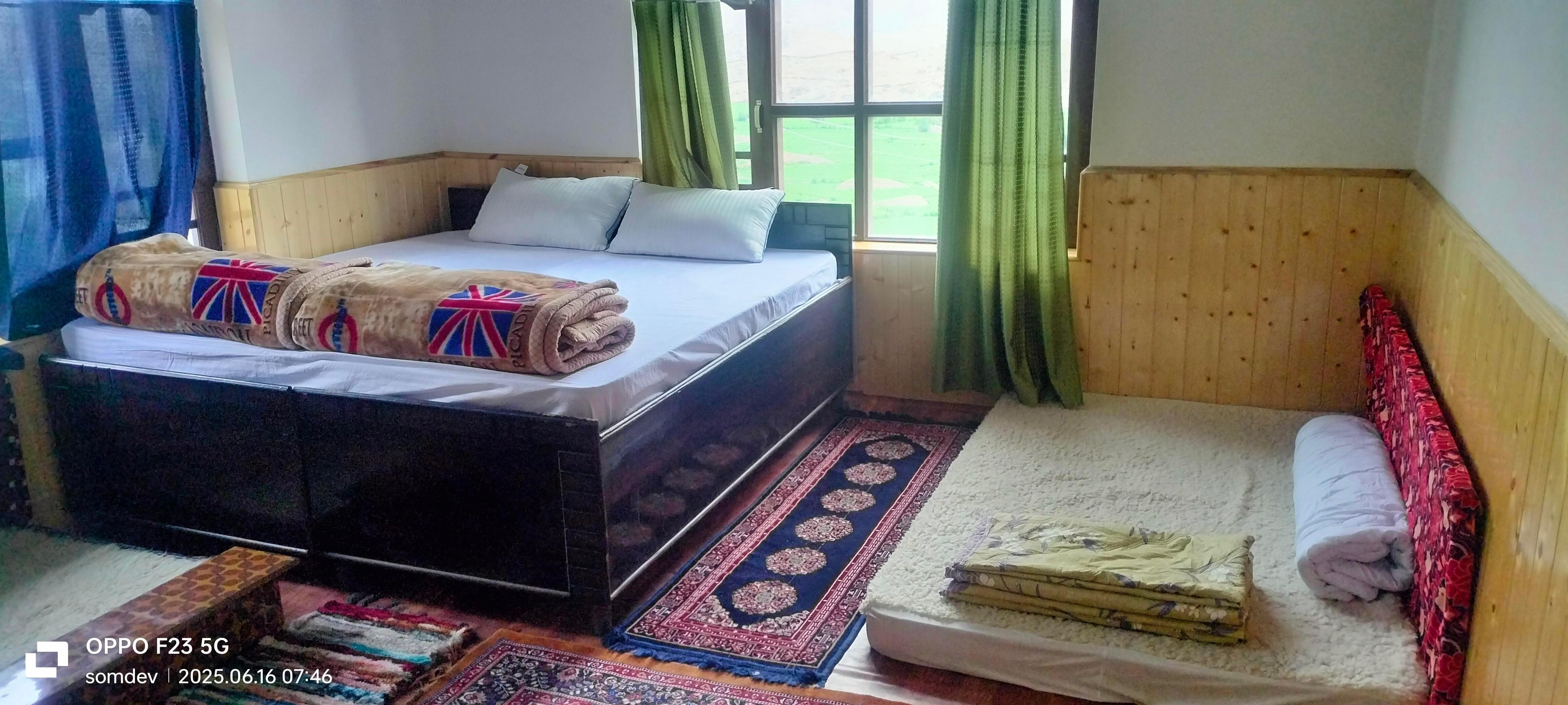 Lake view Gonpo homestay - Tap to explore photos