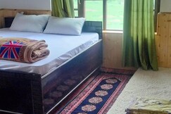 Lake view Gonpo homestay