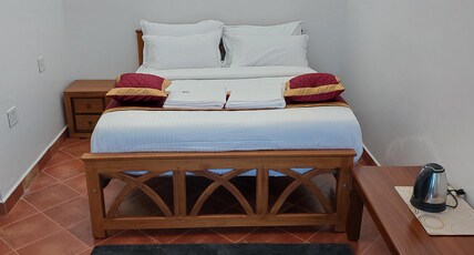 JENNINGS ABODE DODDABETTA Room Type - Classic Double Room