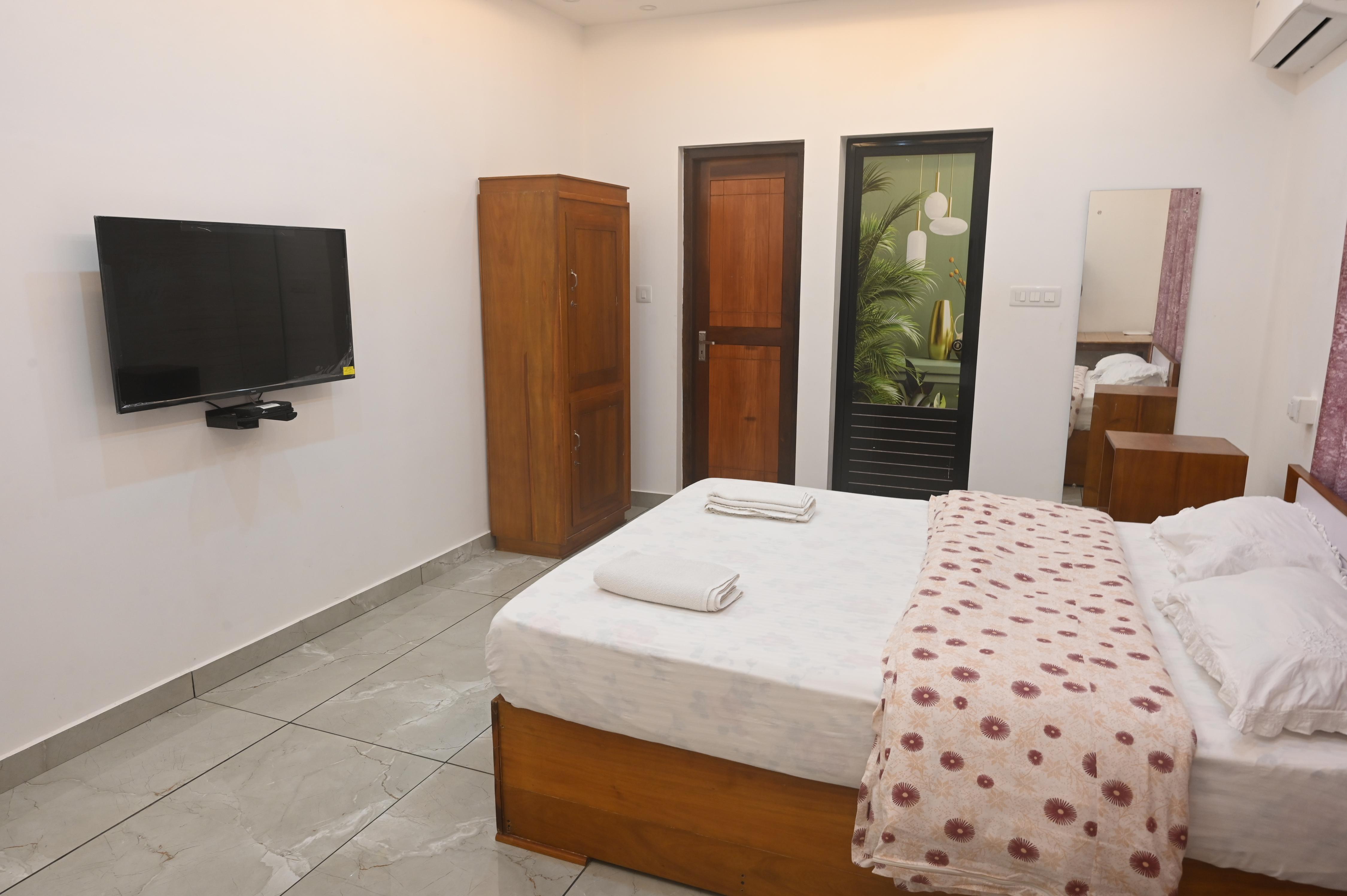Local Narratives Villa 2: Sithsayan Residency - Tap to explore photos