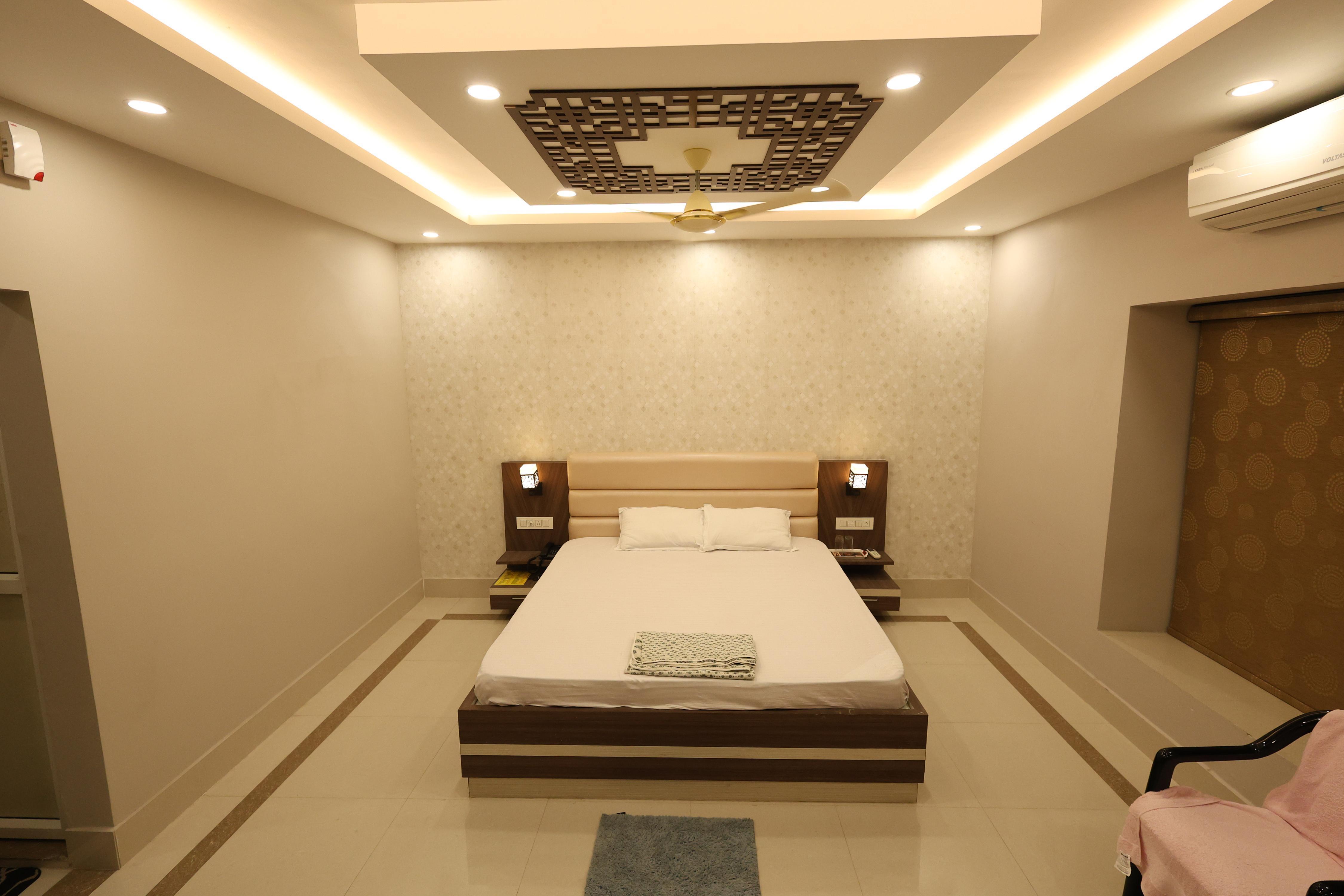 Subham Stay Room Type - Super Deluxe Room