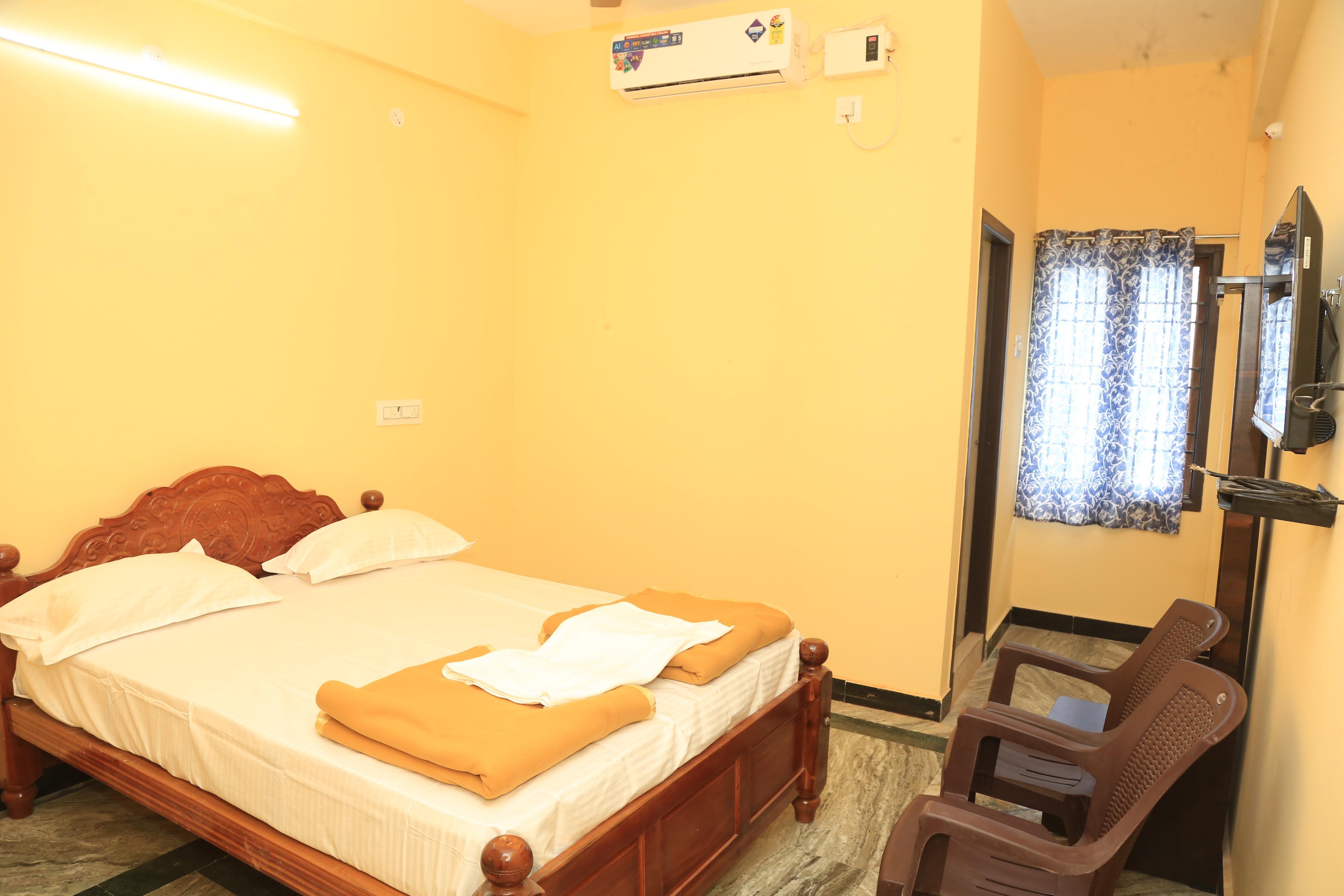Lakshmi Mahal Rooms - Tap to explore photos