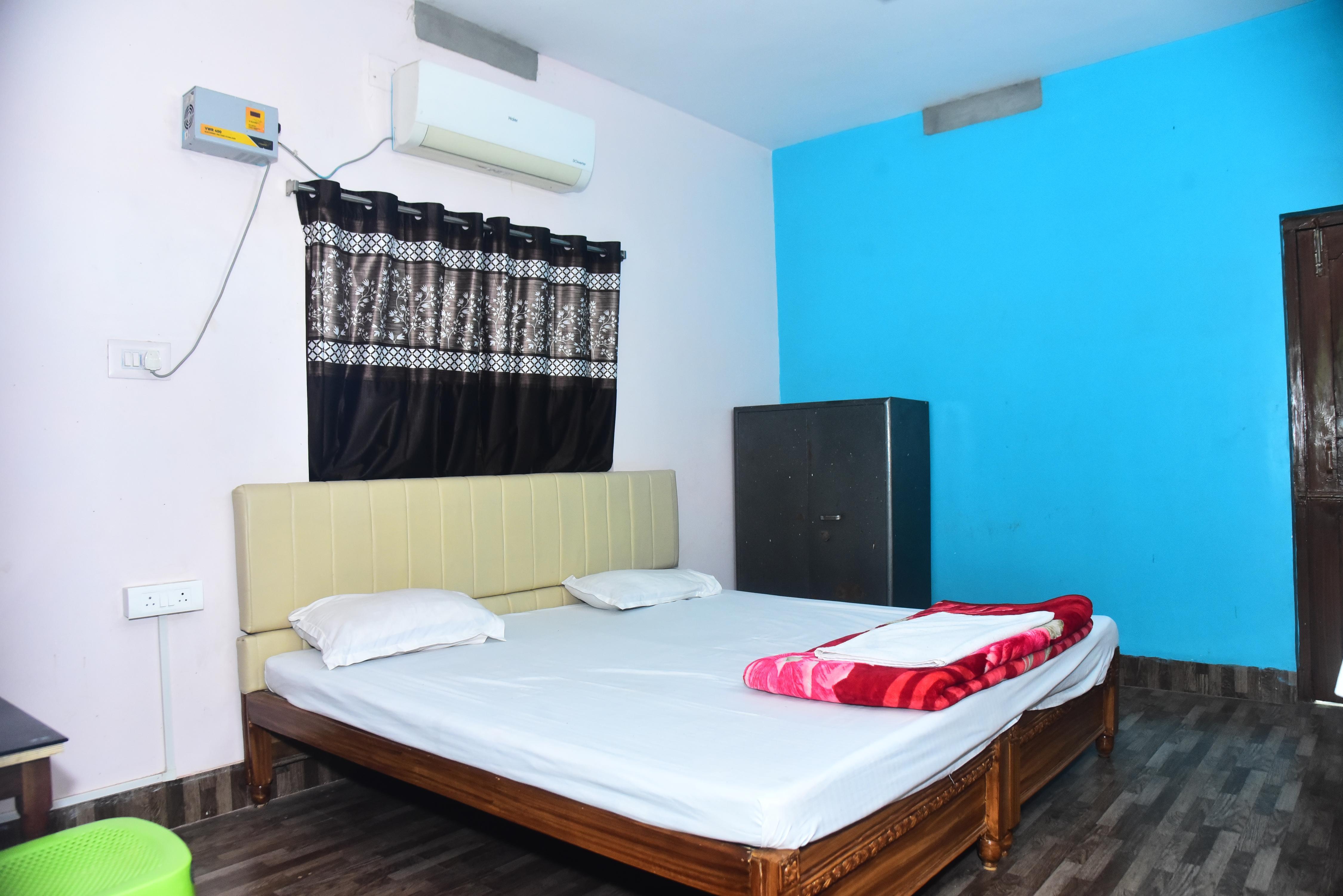 AAKARSH HILL VIEW HOTEL Room Type - AC Deluxe Room