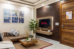Peacefulhuts Luxury 3BHK