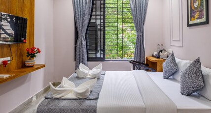 Bestaay- A Boutique Hotel (Near INFOCITY and KIIT). Room Type - Superior Room (with work desk)
