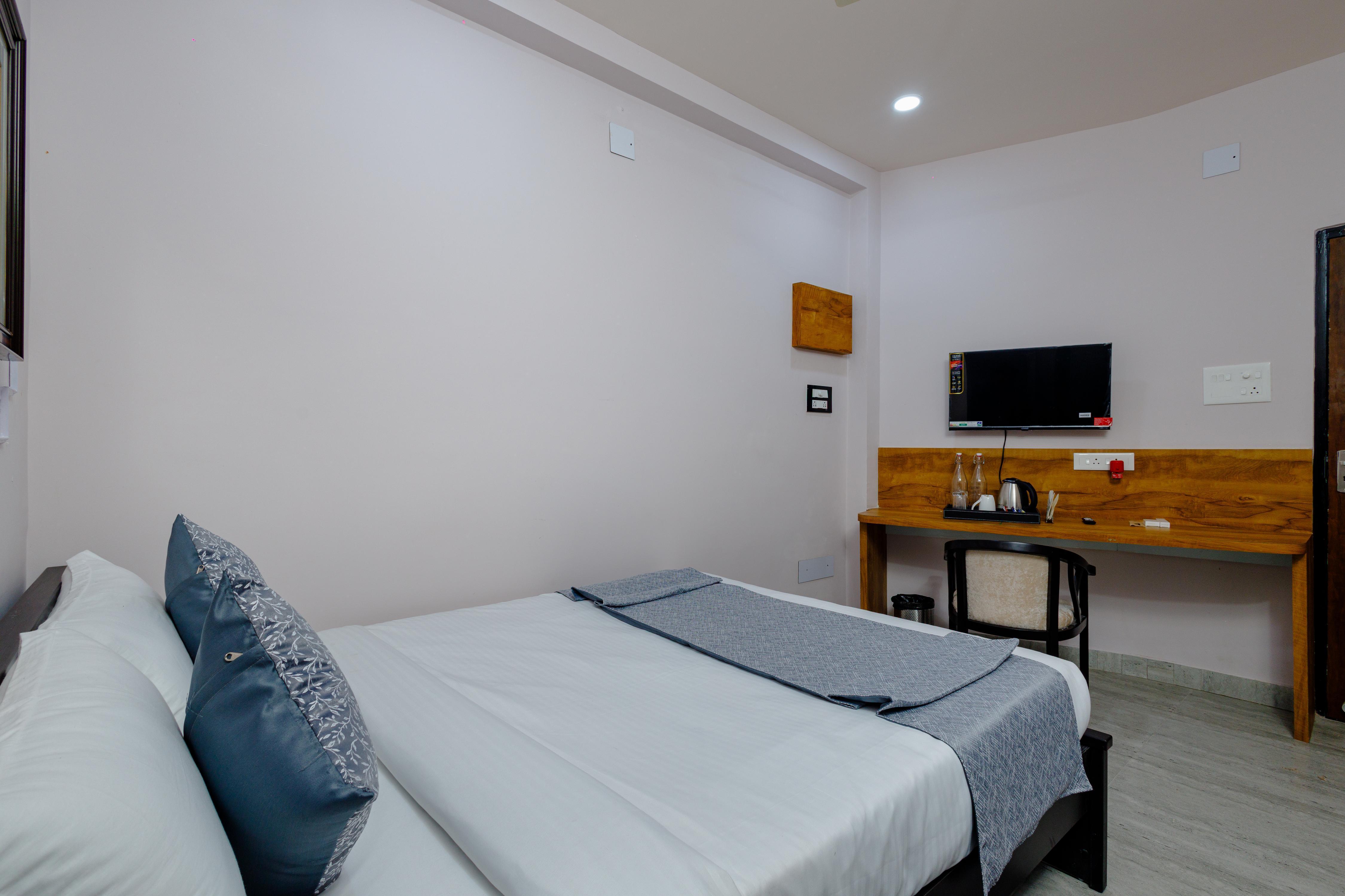 Bestaay- A Boutique Hotel (Near INFOCITY and KIIT). - Tap to explore photos