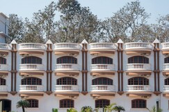 Hotel Holiday Village