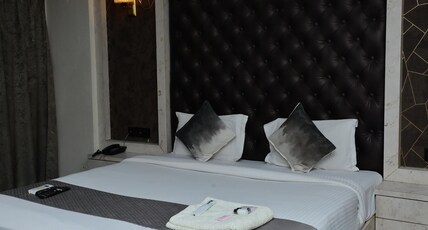 Wishotel Xpress Silver Sky Room Type - Wish Deluxe Room