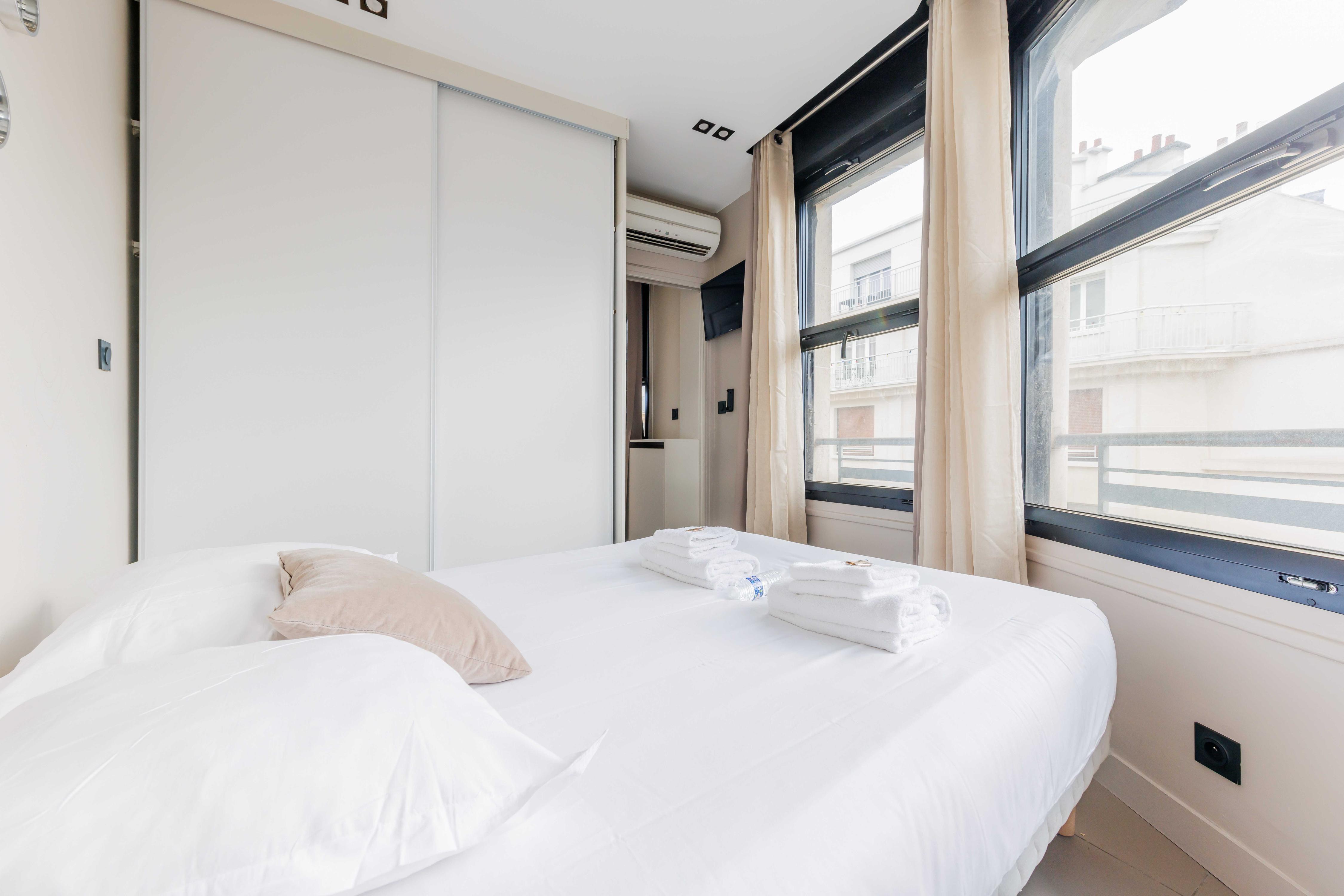 Magnificent apartment - 1BR/4P - Saint-Lazare - Tap to explore photos