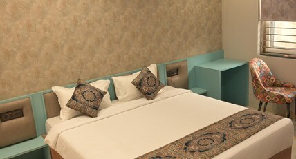 Spotlight Hotel& Lodge Room Type - Standard king Bed Room