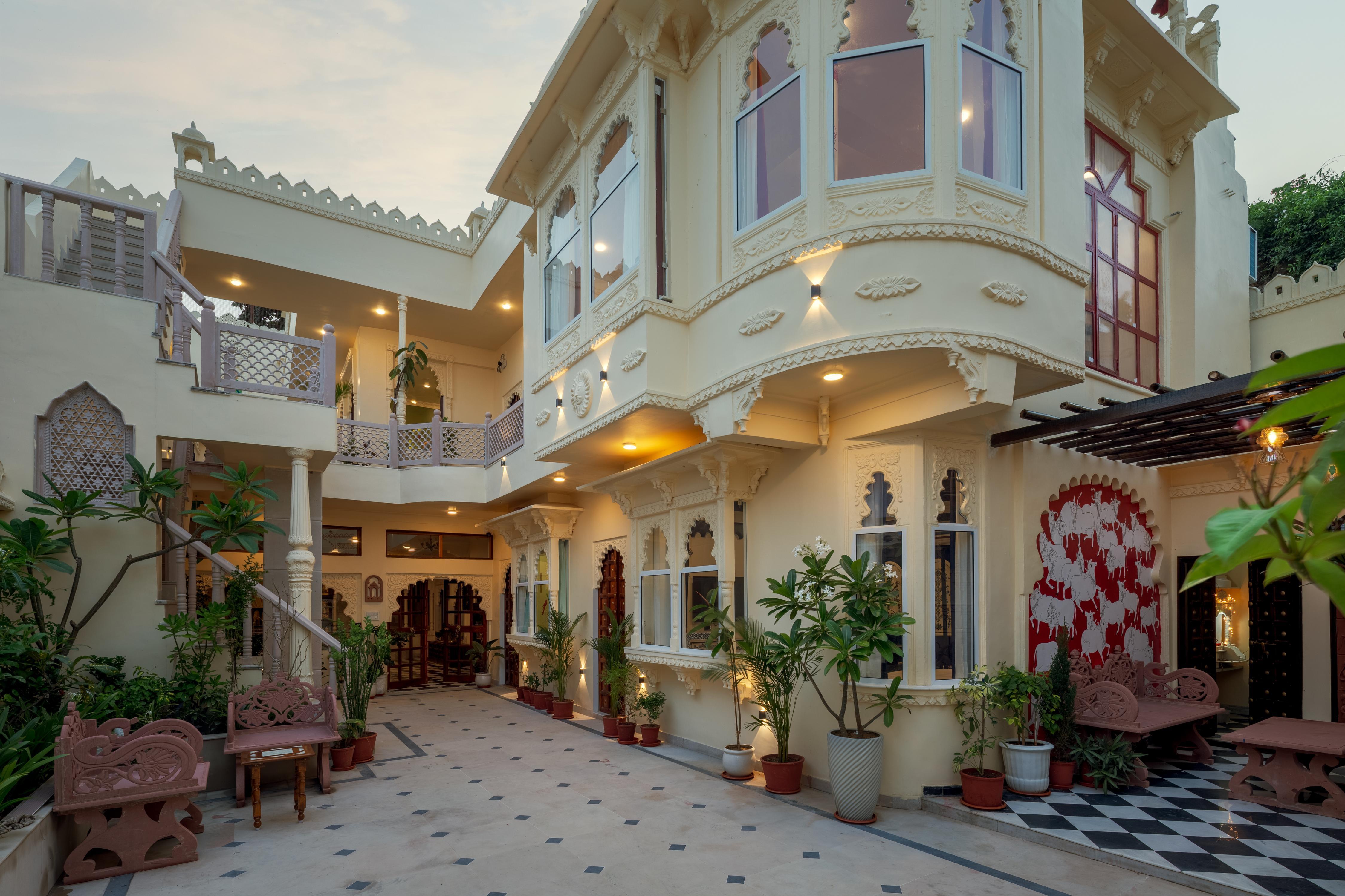SaffronStays Rang Havelii Jharokha rooms