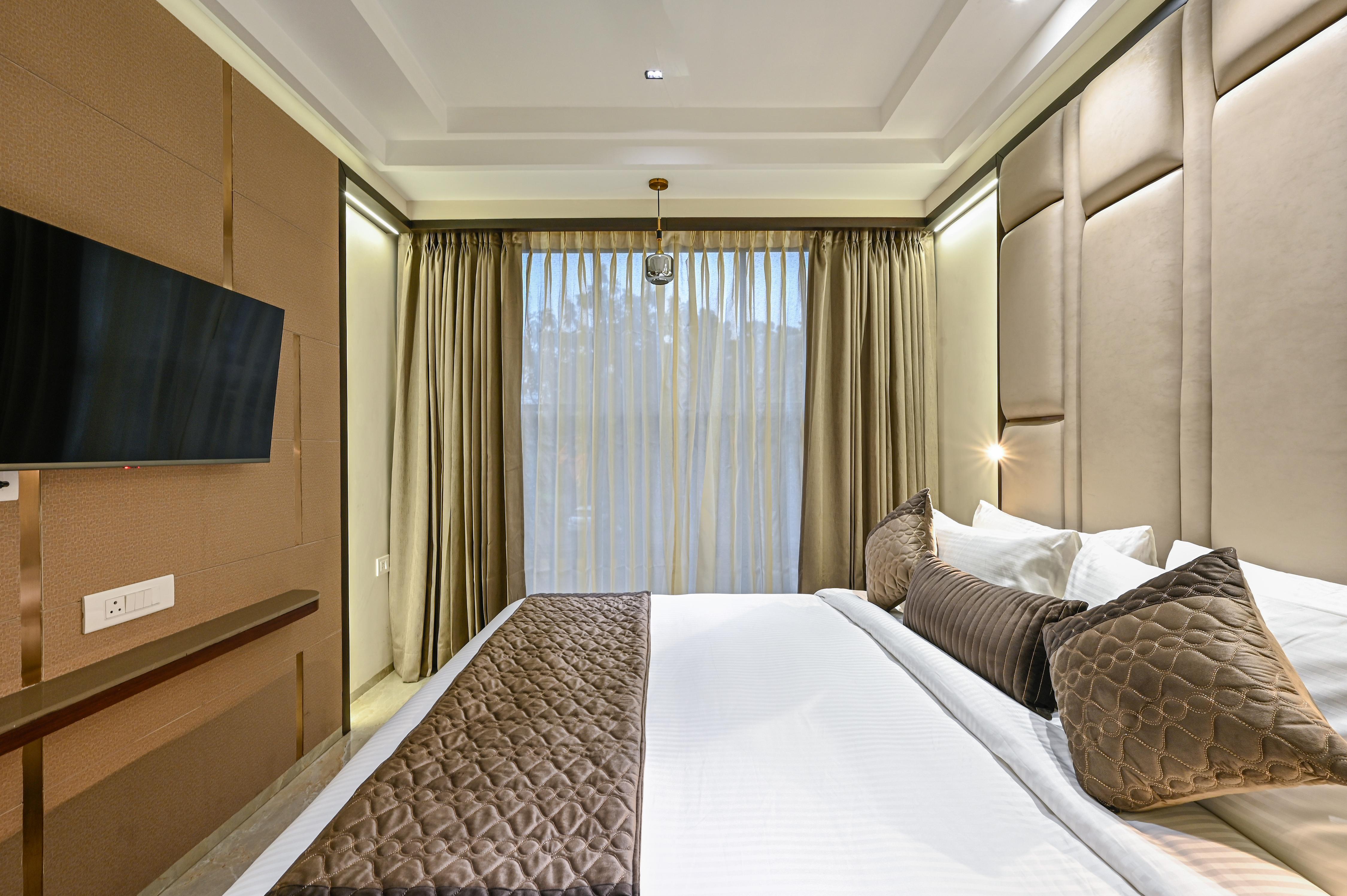 Hotel Grand Girdhar Premier - Tap to explore photos