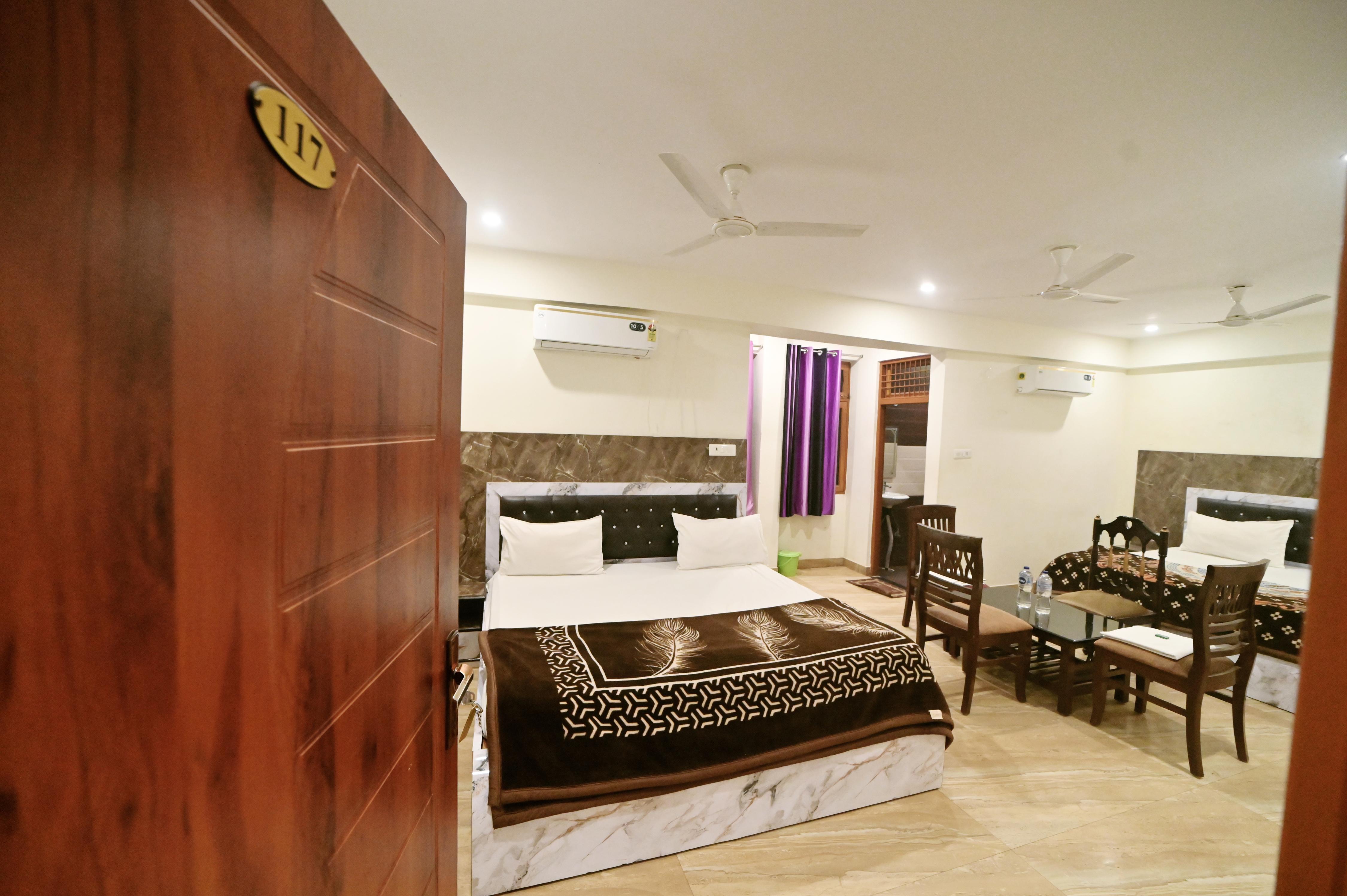 New Hotel Ganga Niwas - Tap to explore photos