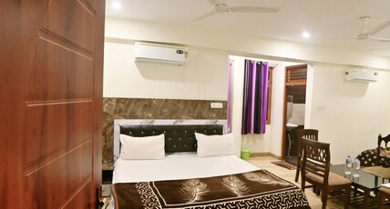 New Hotel Ganga Niwas Room Type - Double Deluxe Family Room