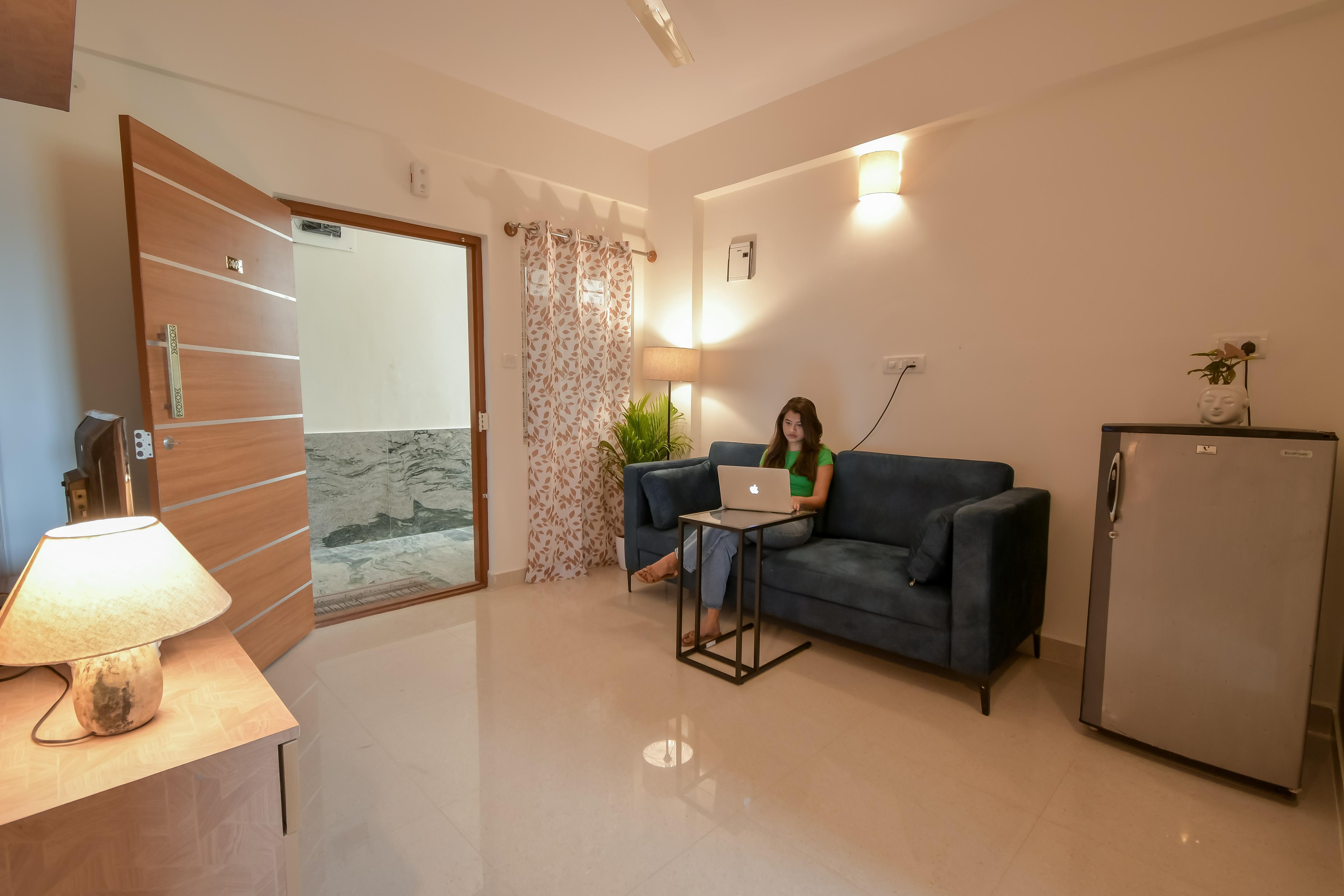HomeSlice Manor, Premium Apartment in Whitefield - Tap to explore photos